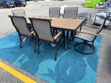 Outdoor patio dining table with 6 chairs - Photo 2