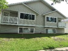 Large 2 Bedroom Unit in Camrose - Photo 2