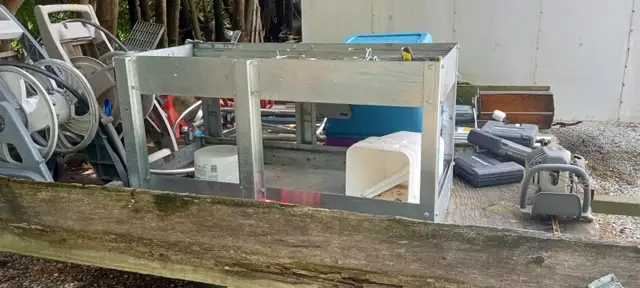 Sliding tool tray
