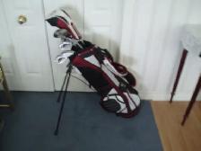CHILD'S  - KIDS RIGHT HANDED  GOLF CLUBS  -  AGES 9 - 12