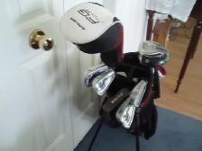 CHILD'S  - KIDS RIGHT HANDED  GOLF CLUBS  -  AGES 9 - 12 - Photo 2