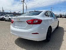2018 Chevrolet Cruze LT - Photo 4