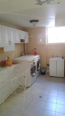Spacious Room (private bathroom) - near Sheppard W. Subway - Photo 4