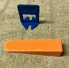 Tile Levelling Clips and Wedges