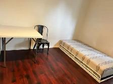 5 min Walk to Whitehorn Train/ 15 min Downtown/Near Airport