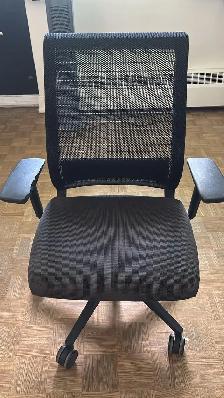 Black Mesh Office Chair / Desk Chair