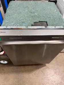 Dishwasher  Midea 24' Front-Control with Interior Light - Photo 2
