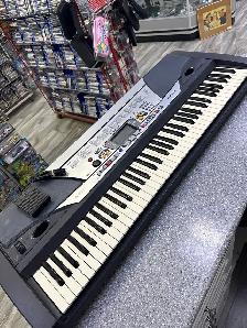 Yamaha PSR-GX76 Keyboard With FootSwitch