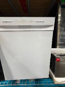 Dishwasher - Midea 24' 52dB Front Control Hybrid Tub (MDF24P2BWW - Photo 2
