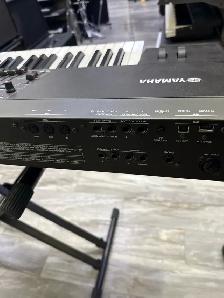 Yamaha S70 XS 76 Key Master Keyboard - Photo 7