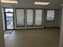 Single bay shop with office - Photo 2