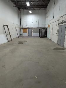 Single bay shop with office - Photo 5