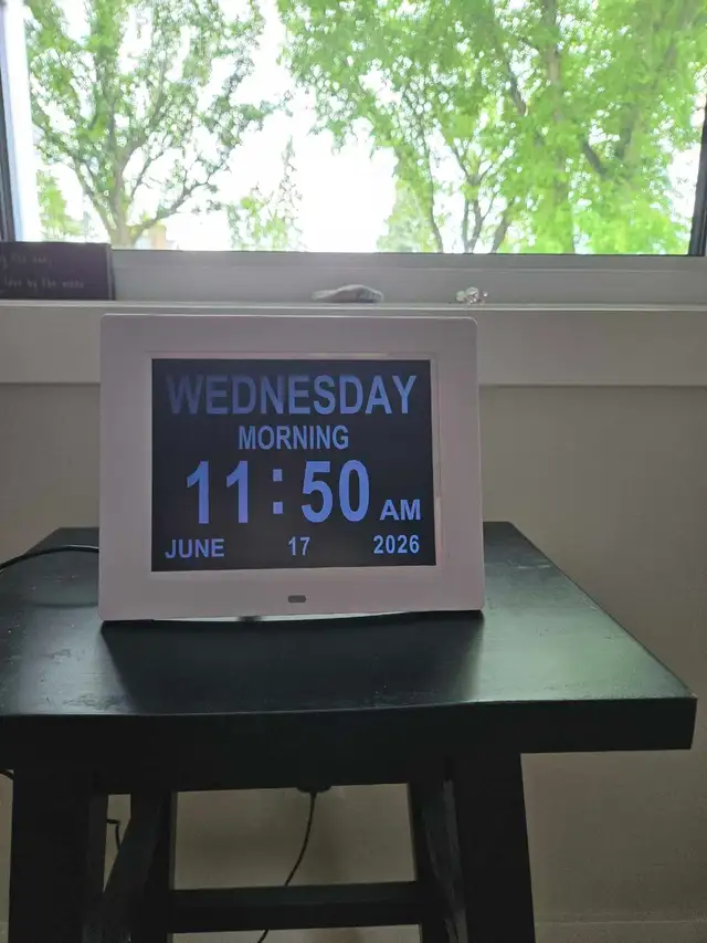 large font clock with reminders