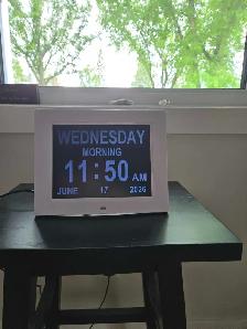 large font clock with reminders