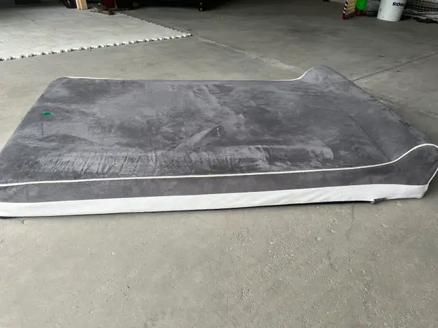 Dog bed
