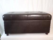 Button Tuffed Ottoman
