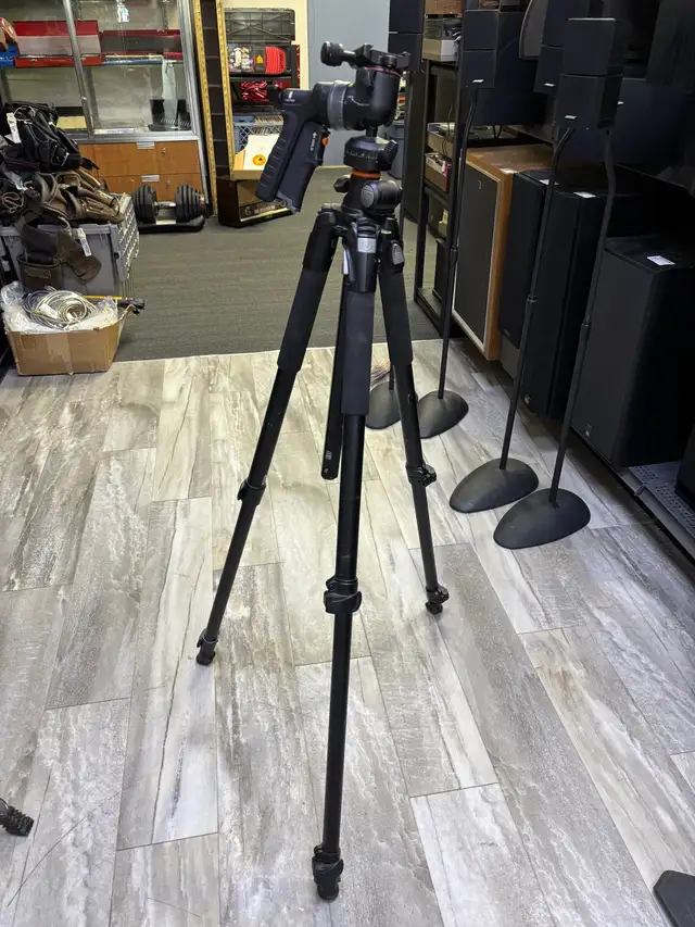 Vanguard Abeo Pro 283A Tripod with GH-300T Pistol Grip