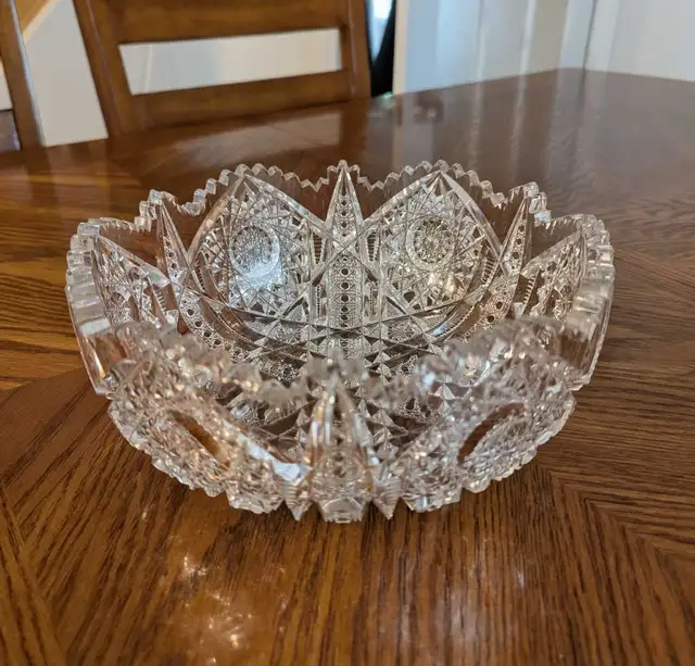 Grand bol antique en cristal