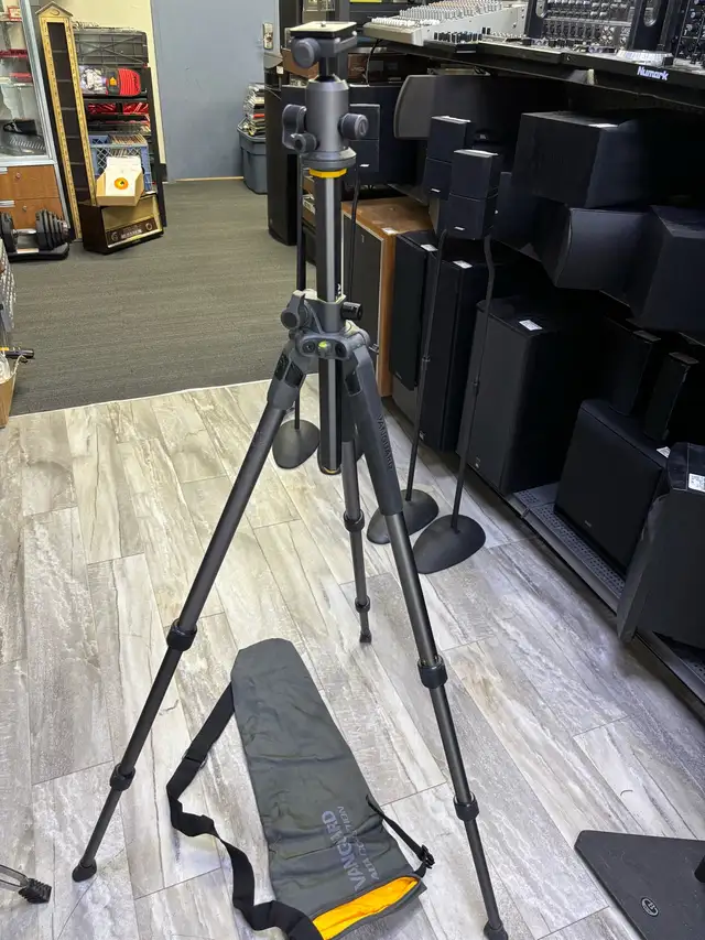 Vanguard Alta Pro 2  263AB100 Tripod with Carrying Bag