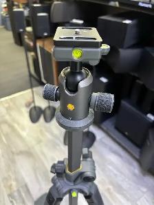 Vanguard Alta Pro 2  263AB100 Tripod with Carrying Bag - Photo 3