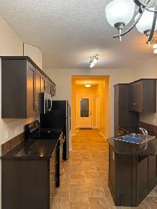 FOR RENT – Beautiful 3 Bedroom, 2 Bathroom Ground-Level Condo - Photo 3