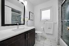 Spacious Furnished Room Available in a Beautiful Detached Home - Photo 3