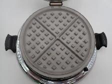 Royal Rochester Red Poppy Waffle Iron - Photo 5