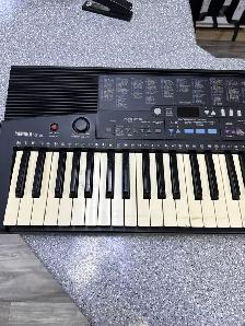 Yamaha PSR-310 Keyboard - Photo 2