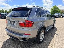 2011 BMW X5 50i - Photo 9