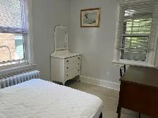 Bright Fully Furnished Bachelor Apt with Sun Porch - Photo 4