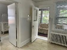 Bright Fully Furnished Bachelor Apt with Sun Porch - Photo 9