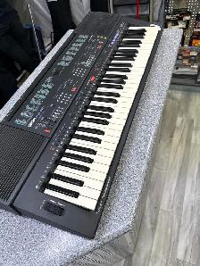 Yamaha PSR-500 Touch Response Keyboard