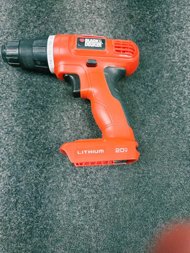 Perceuse Black & Decker 20V