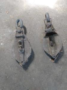 Two large commercial pullys - Photo 2