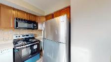 SPACIOUS THREE BEDROOM TOWNHOME BY HOSPITAL - Photo 8