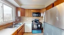 SPACIOUS THREE BEDROOM TOWNHOME BY HOSPITAL - Photo 11