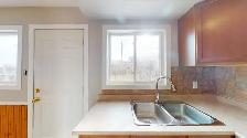 SPACIOUS THREE BEDROOM TOWNHOME BY HOSPITAL - Photo 12
