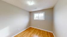 SPACIOUS THREE BEDROOM TOWNHOME BY HOSPITAL - Photo 18