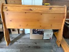 queen bed - Photo 2