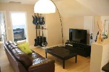 Neat, Quiet Two Bedroom - Photo 7