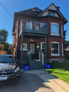 Neat, Quiet Two Bedroom - Photo 9