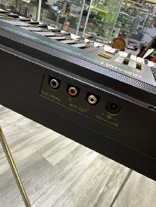 Yamaha PSR-32 Electronic Synthesizer Keyboard With Stand - Photo 4