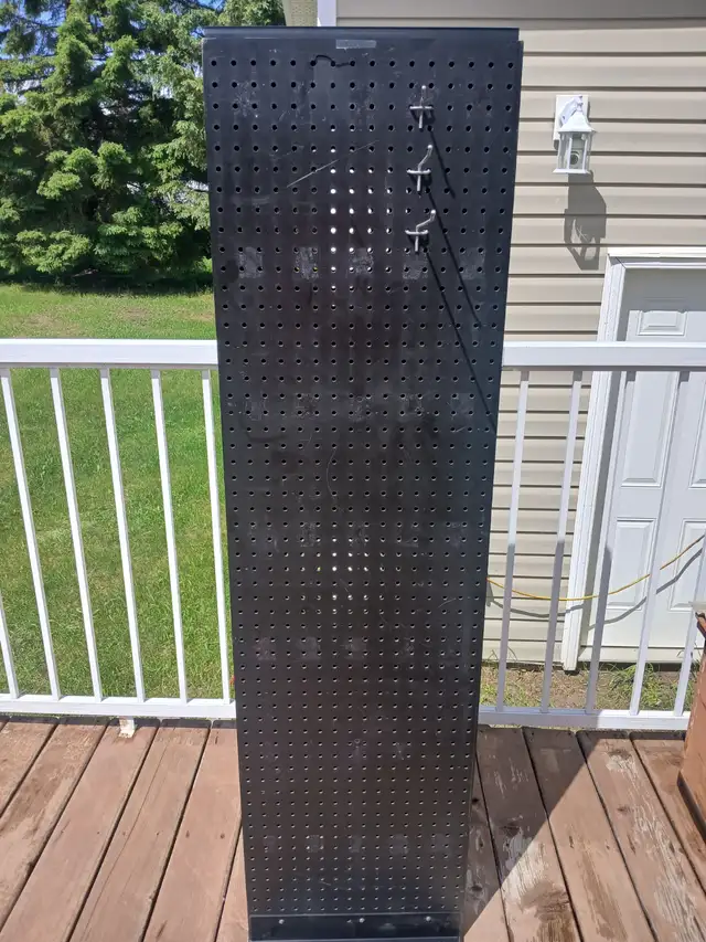 ROTATING PEG BOARD!