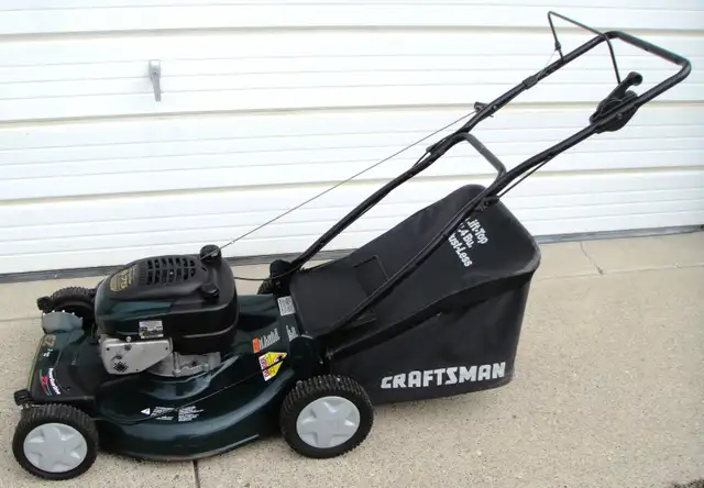 CRAFTSMAN SELF PROPELLED GAS LAWNMOWER