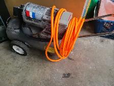 Campbell Hausfeld MT600501  Air Compressor