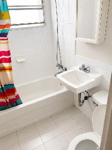 Spacious Furnished 3 Bedroom (5½) Apartment – Lease Transfer