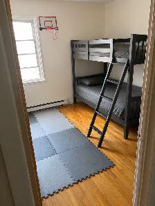 Spacious Furnished 3 Bedroom (5½) Apartment – Lease Transfer - Photo 4
