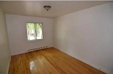 Spacious Furnished 3 Bedroom (5½) Apartment – Lease Transfer - Photo 13