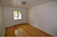 Spacious Furnished 3 Bedroom (5½) Apartment – Lease Transfer - Photo 14