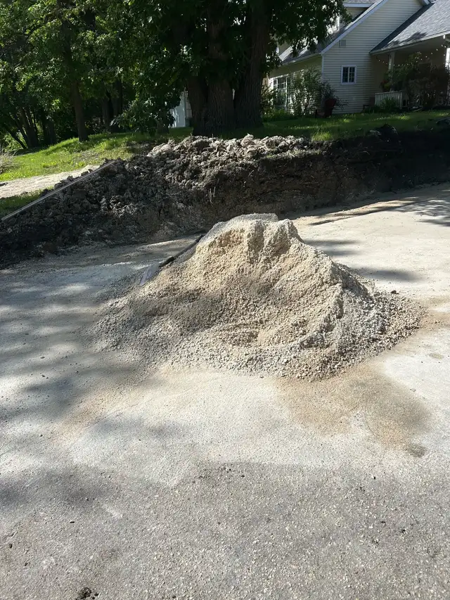 FREE GRAVEL- 3/4" down
